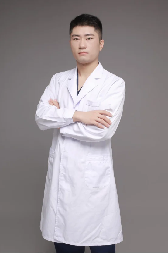 许允鹏执业医师形象照